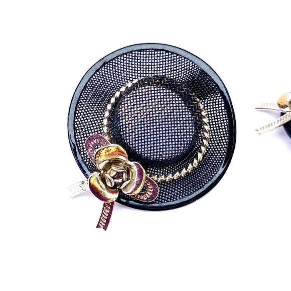 VINTAGE HAT EARRINGS 80s 90s black silvertone pierced metal detailed - Picture 5 of 6